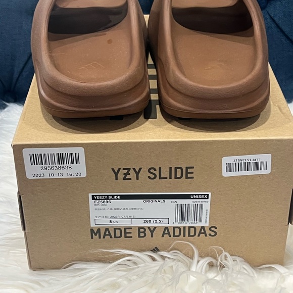 💥Yeezy Slides Flax💥 - Picture 2 of 3